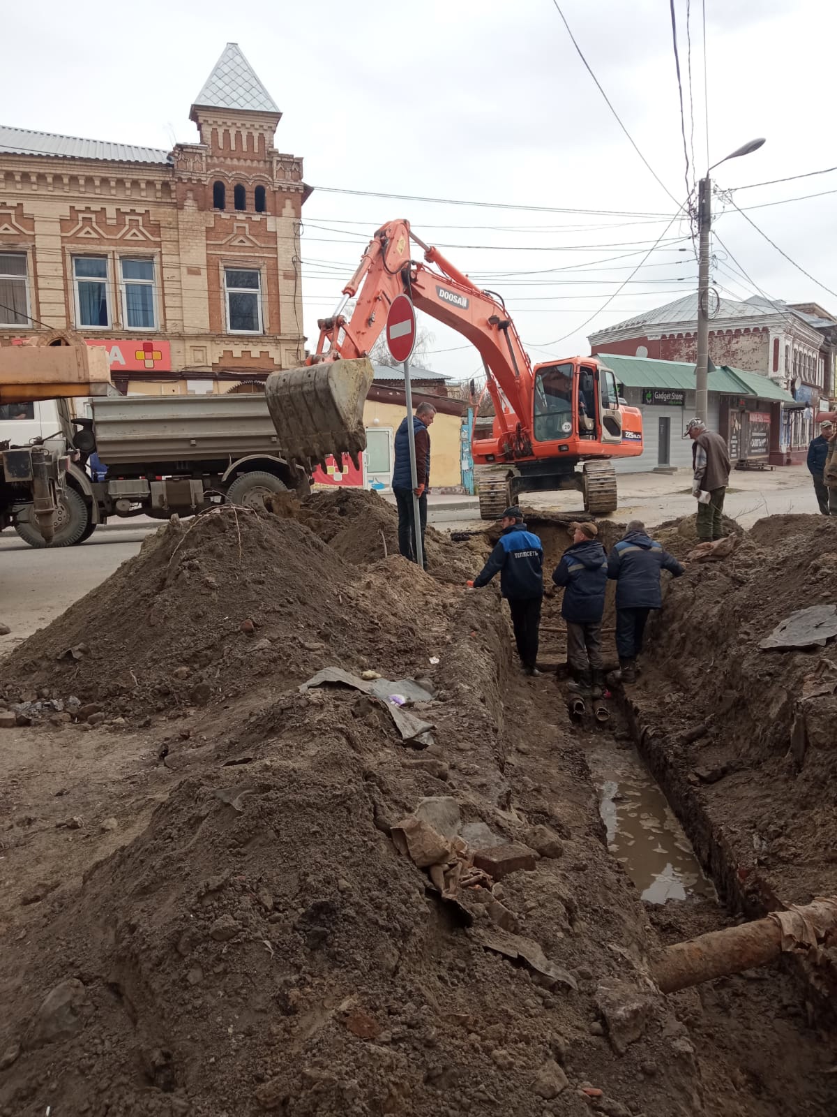В Кузнецке движение транспорта ограничили на нескольких улицах