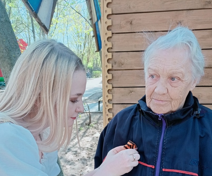 В Кузнецке начали раздавать георгиевские ленты