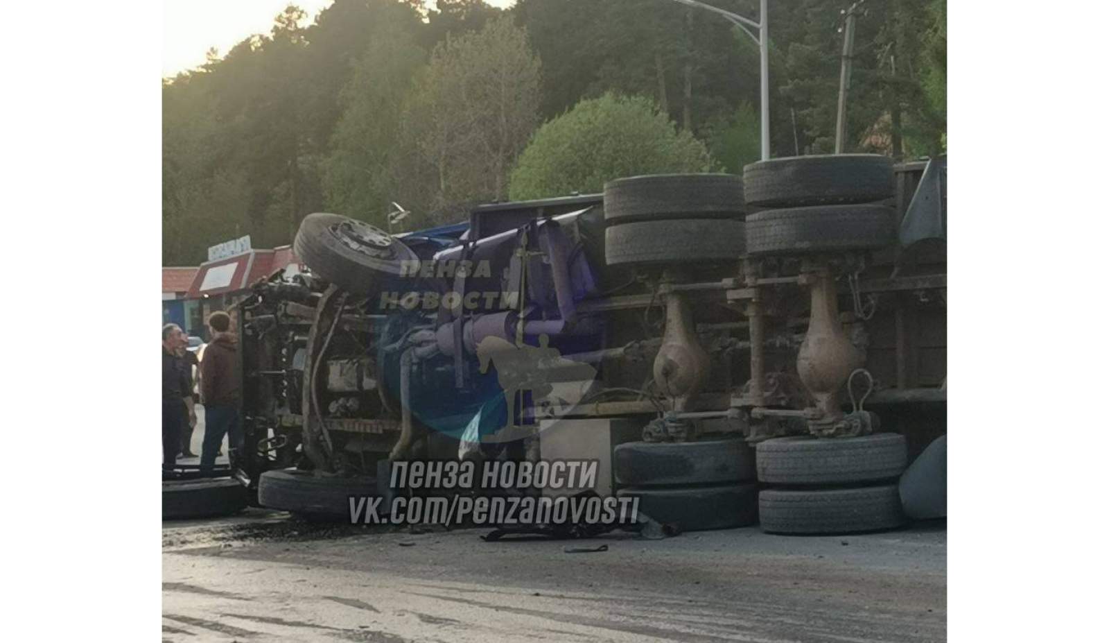 «Водитель скончался на месте»: в Городищенском районе столкнулись легковушка и грузовик