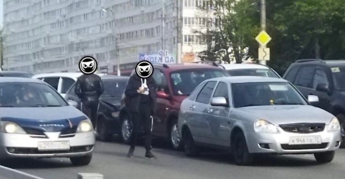 В Пензе возле ЦНТИ столкнулись три машины