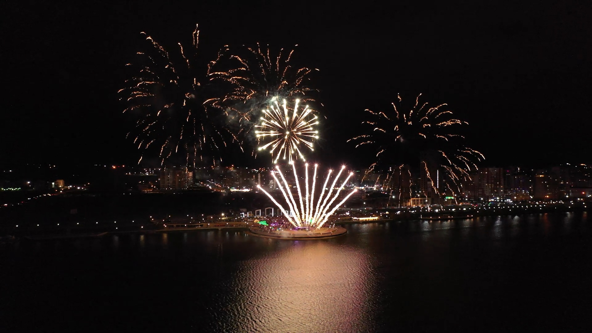 В День Победы в Спутнике устроят фаер-шоу и салют