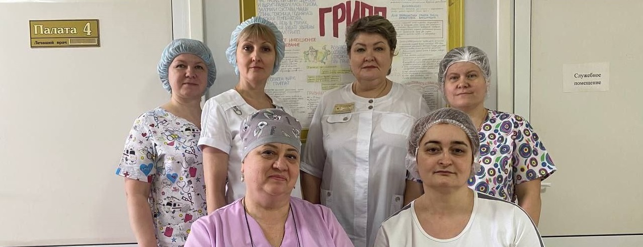 Олег Мельниченко поздравил пензенских медсестер с профессиональным праздником