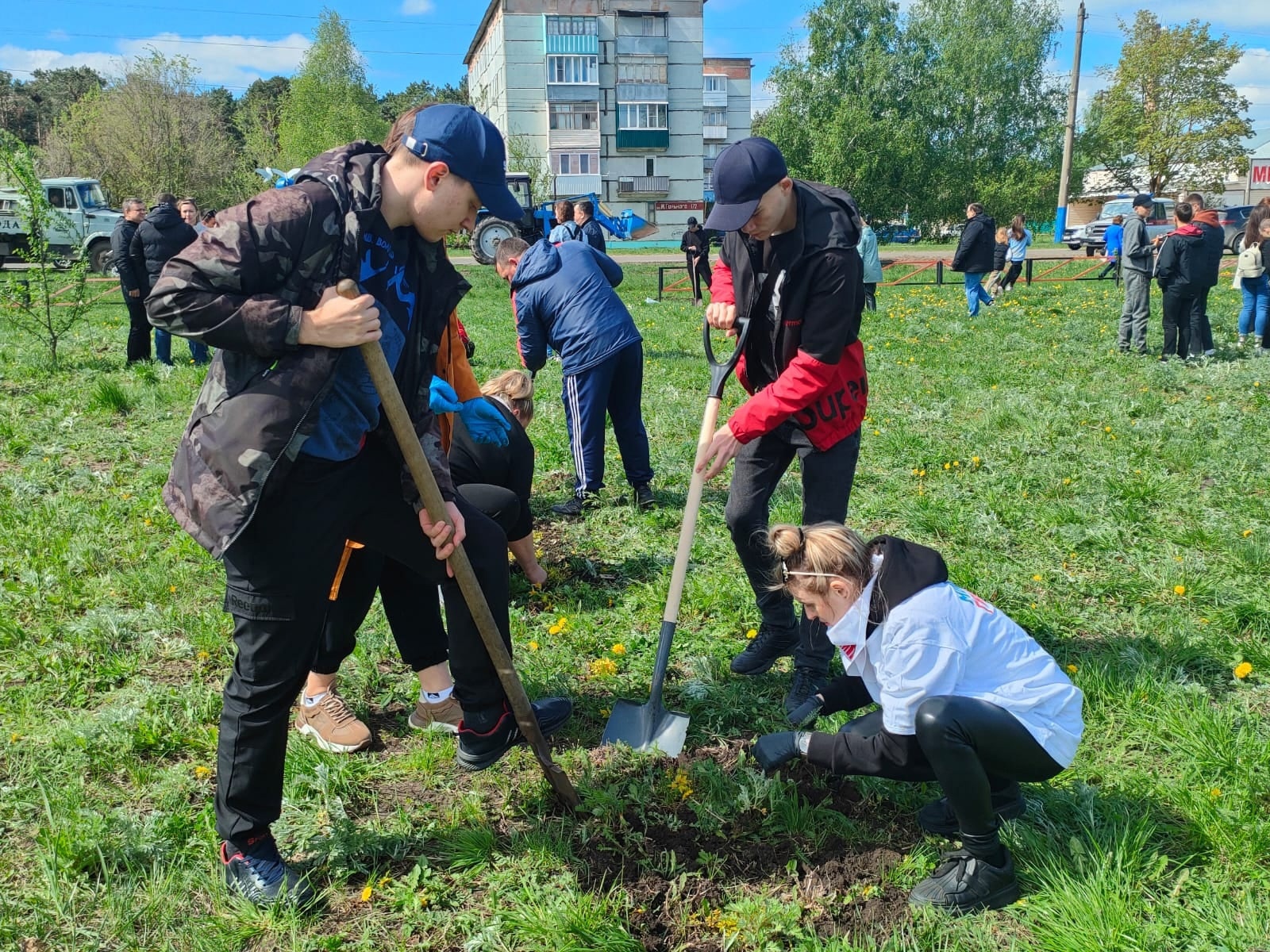 В Сердобске из-за погоды не смогли вовремя присоединиться к акции «Сад памяти»