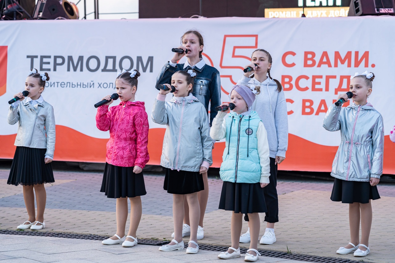 Спутник влюбил в себя актеров драмтеатра