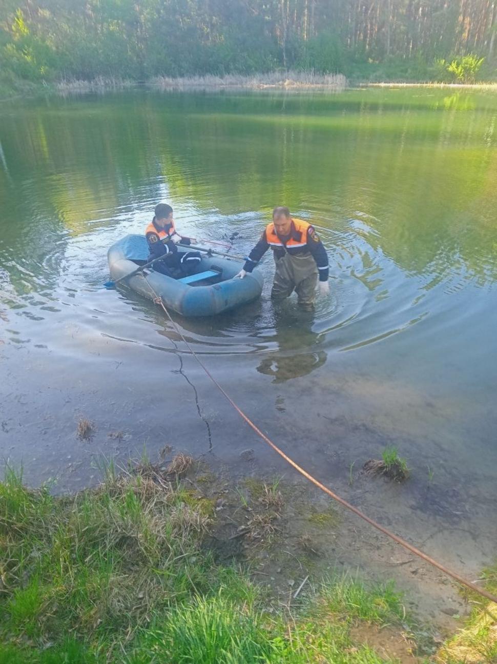 В Пензе из водоема достали труп человека