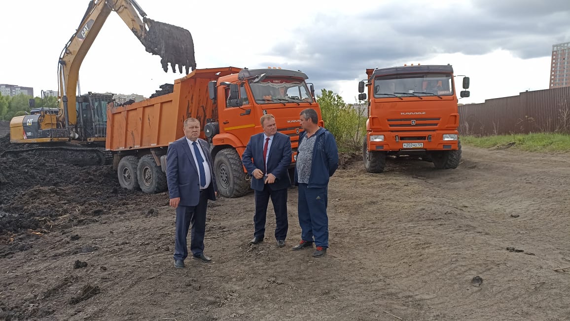 В Пензе продолжают расчищать пруд возле горбольницы № 6