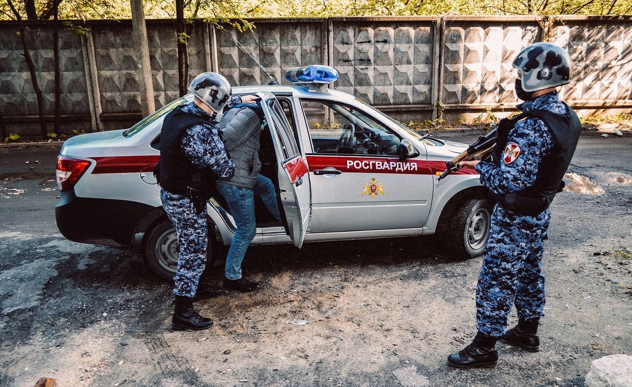 Житель Пензы пытался обокрасть предприятие, но не успел сбежать с места преступления