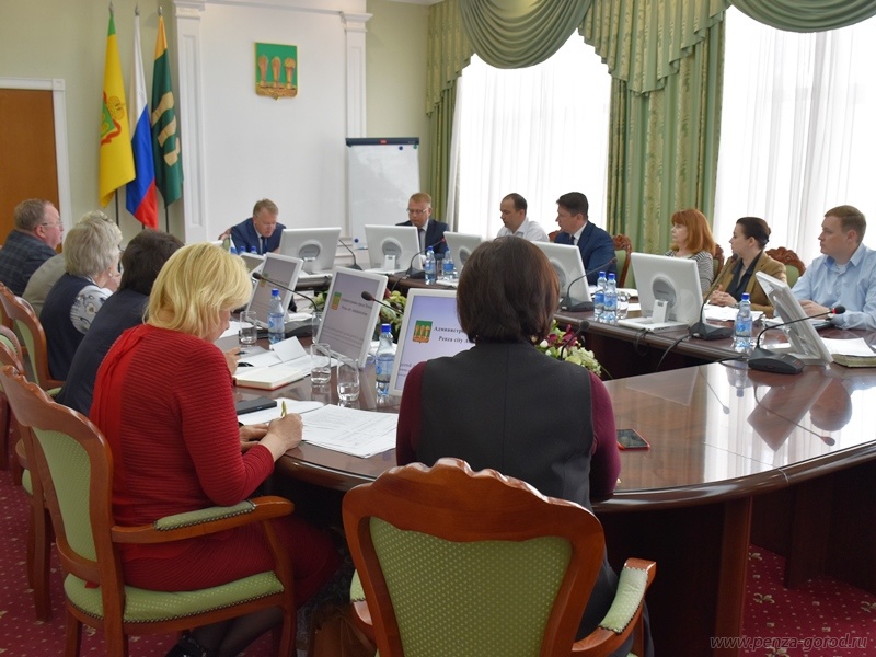 В Пензе восстановят надписи на стеле «Слава героям»