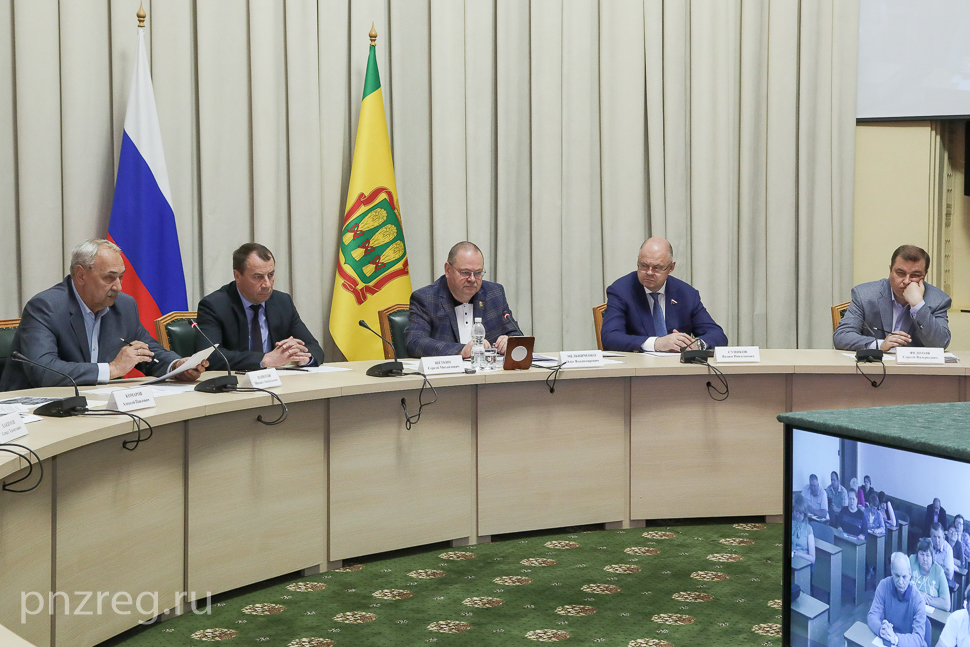 Олег Мельниченко поручил ремонтировать объекты водоснабжения опережающими темпами