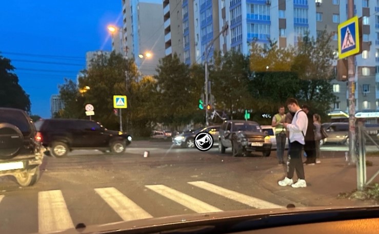 На Тернопольской жестко столкнулись два авто