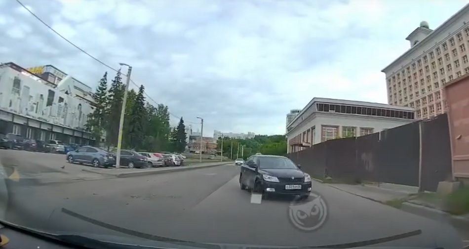 Пензенцев удивил неожиданный и опасный маневр автолюбителя