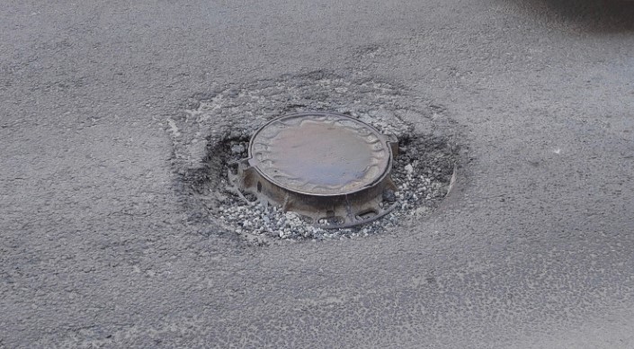 Пензенцам рассказали, на какой улице автомобилисты теряют колеса