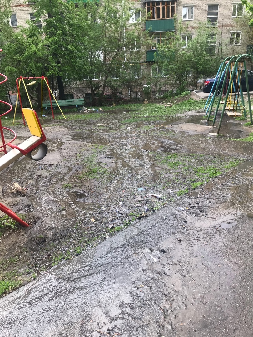 Пензенцы жалуются на прорыв трубы по улице Красной