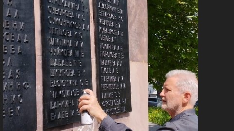 В Пензе восстановили надписи на стеле «Слава героям» после нападения вандалов