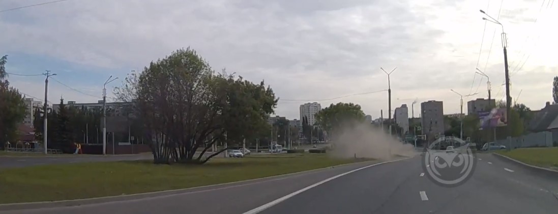 В Пензе при опрокидывании иномарки на Карпинского пострадали двое