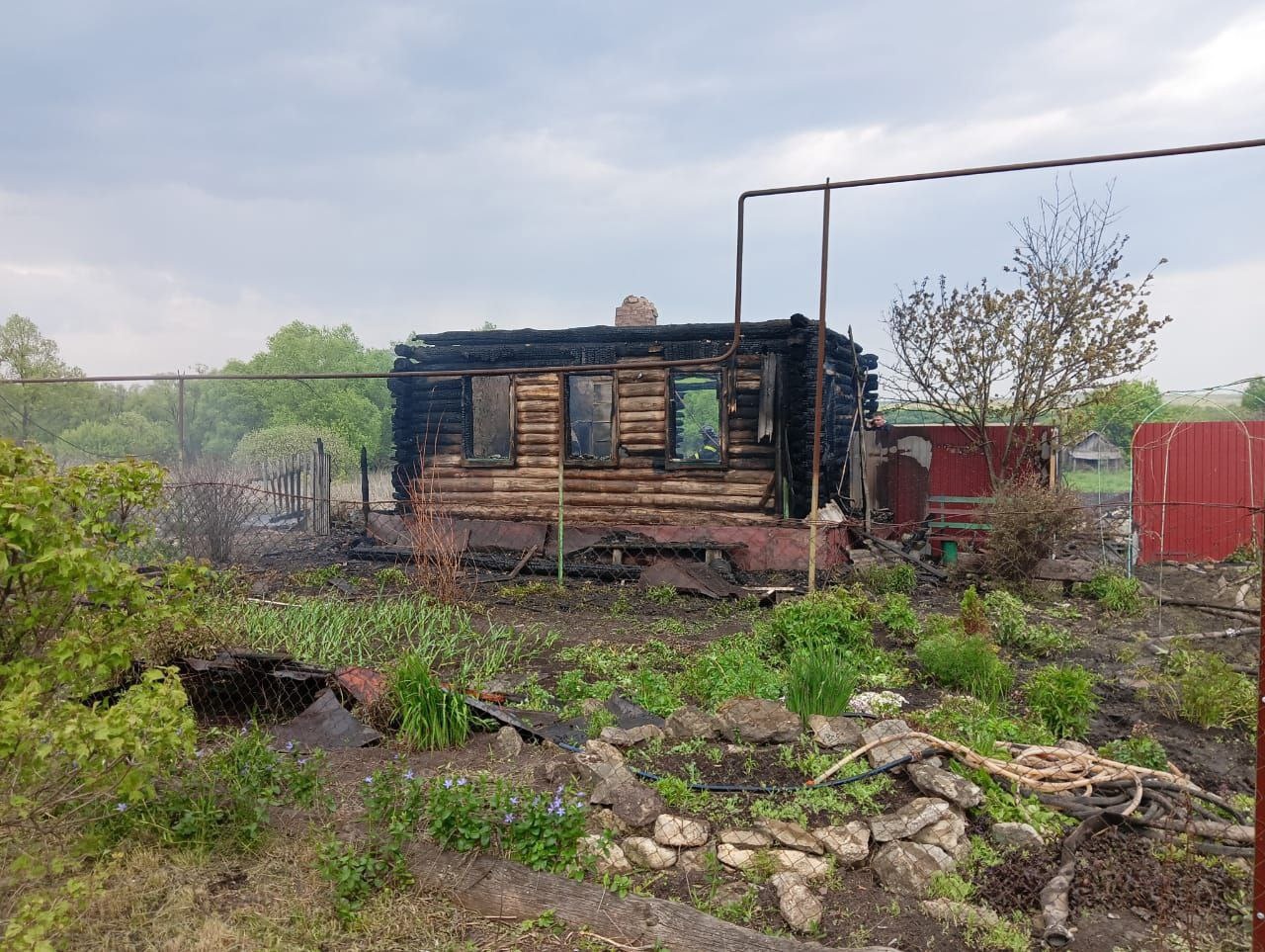 Причиной смертельного пожара в Лопатинском районе могла стать неисправность электропроводки