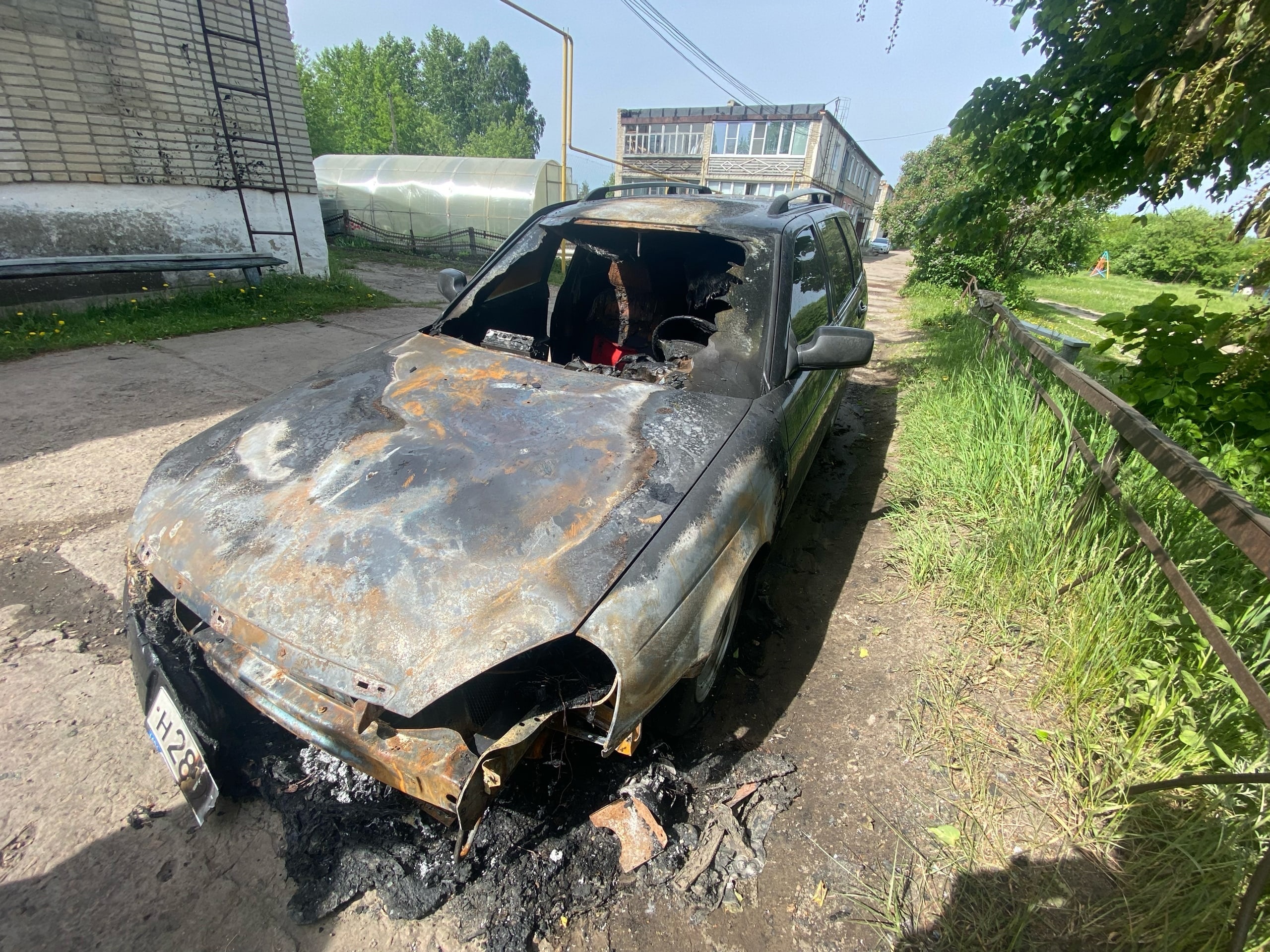 Опубликованы фото сгоревшего в Каменке автомобиля