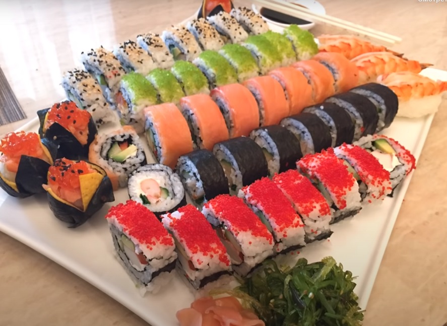 В пензенском Роспотребнадзоре рассказали, кому нельзя есть суши и роллы