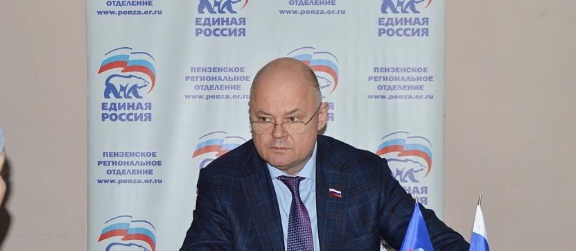 Вадим Супиков помог благоустроить дворовые территории на Ухтомского