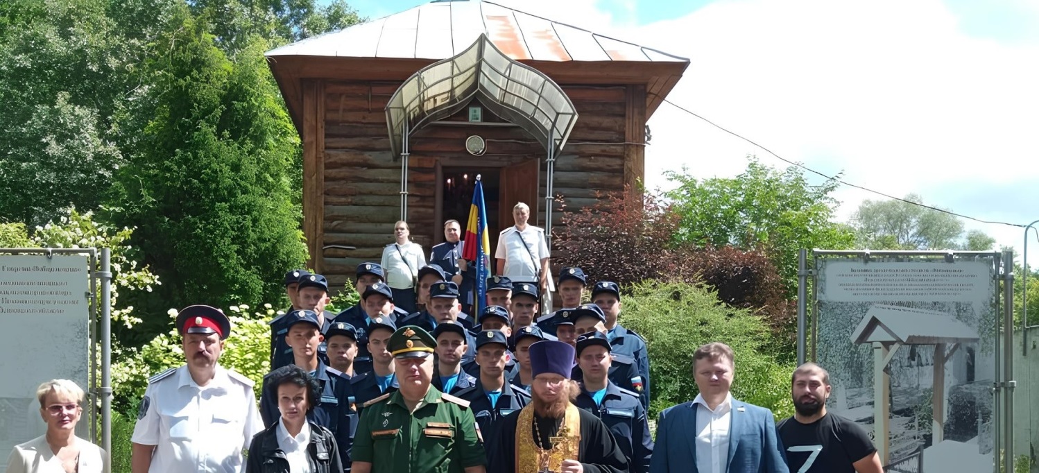 Из Пензы в Энгельс направили служить казачью юношескую воинскую команду