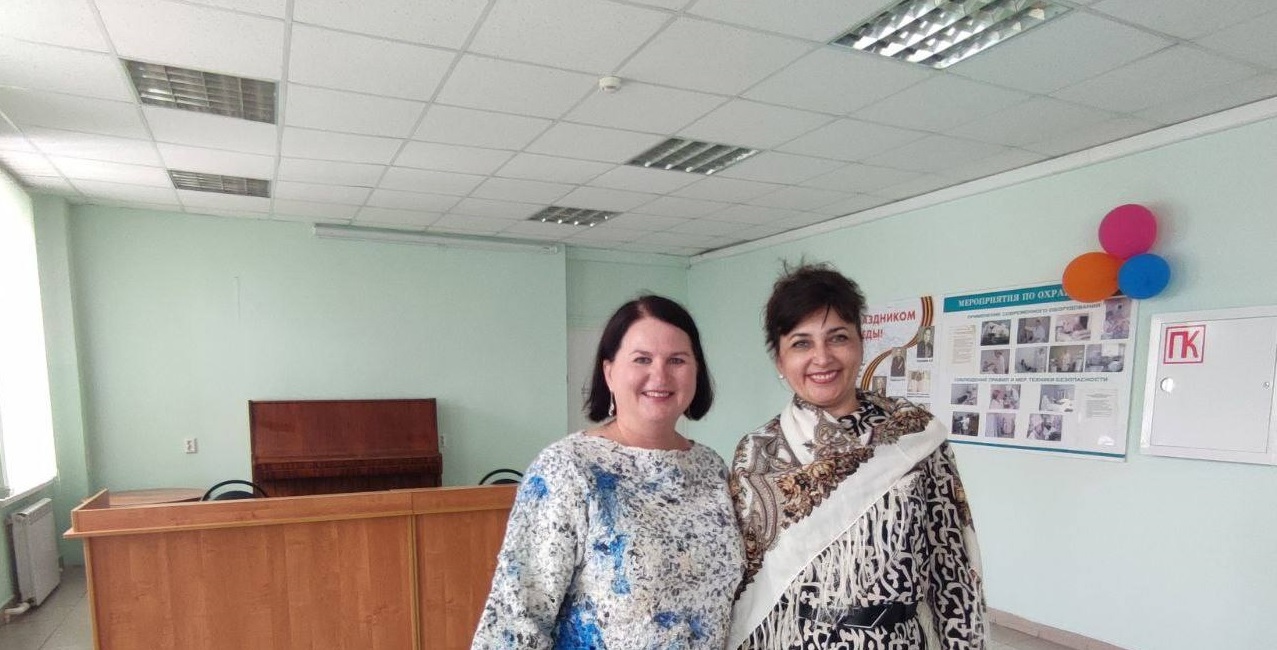 Ольга Чистякова поздравила медиков и вручила им благодарности Законодательного Собрания