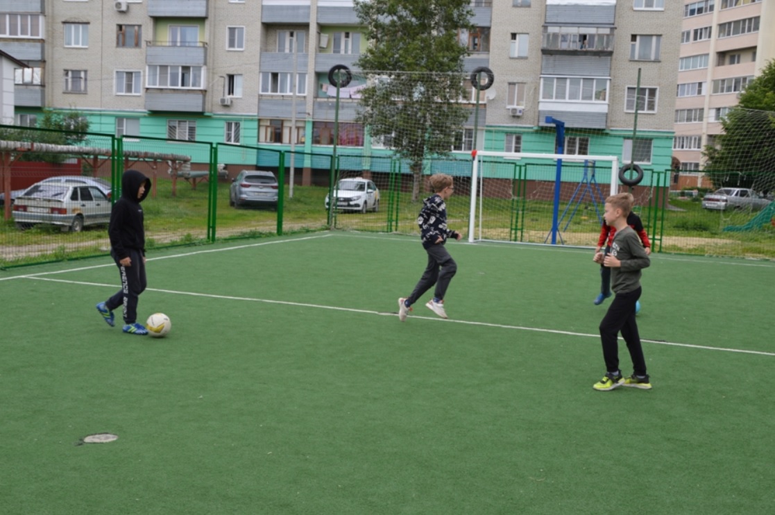 В районе Шуист восстановят поврежденную вандалами спортплощадку