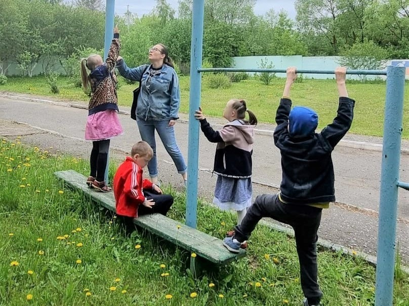 Пензенцев приглашают погулять с детьми-колясочниками по территории Мокшанского интерната