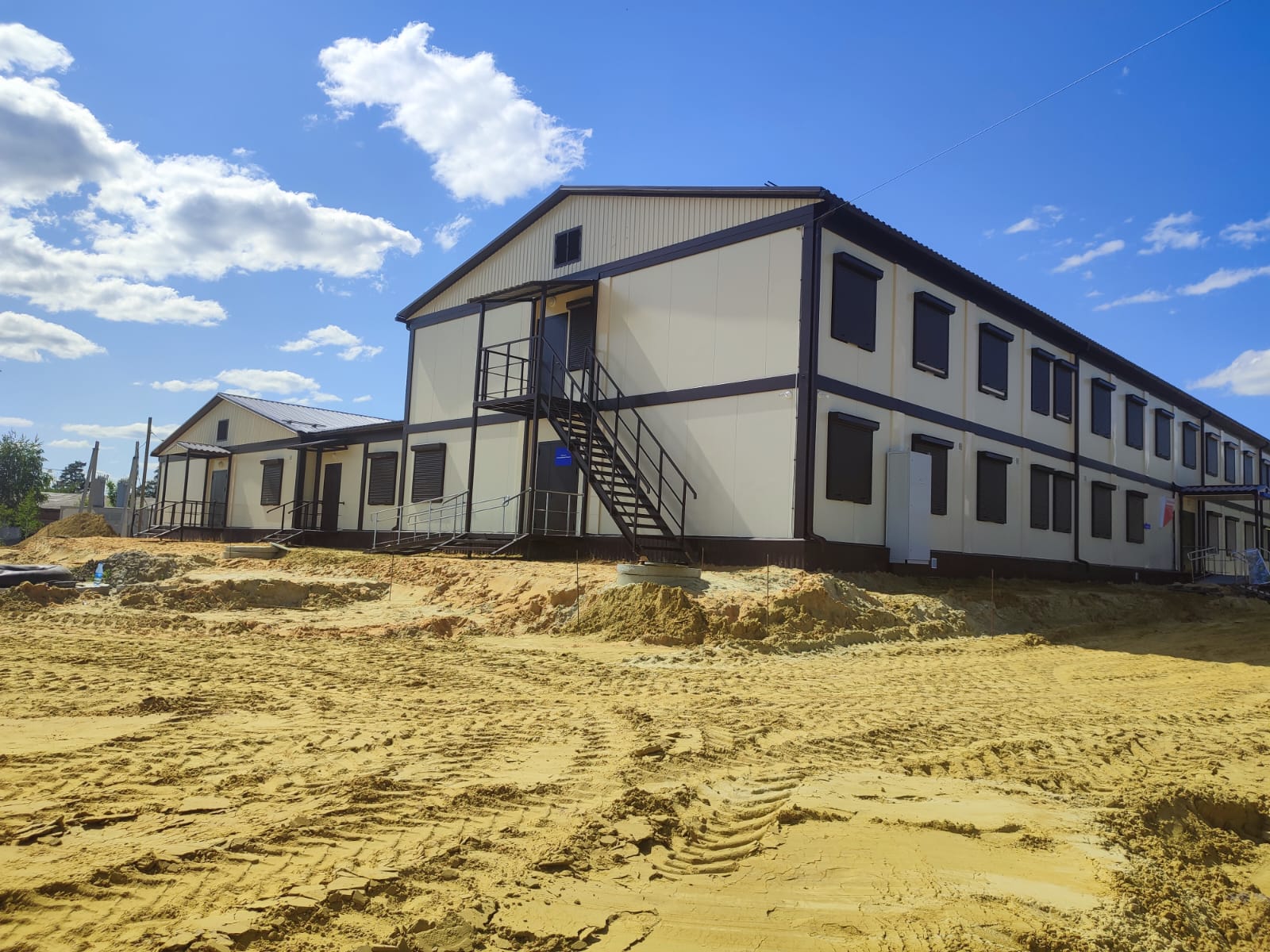 В Городищенском районе завершают благоустройство территории у новой больницы