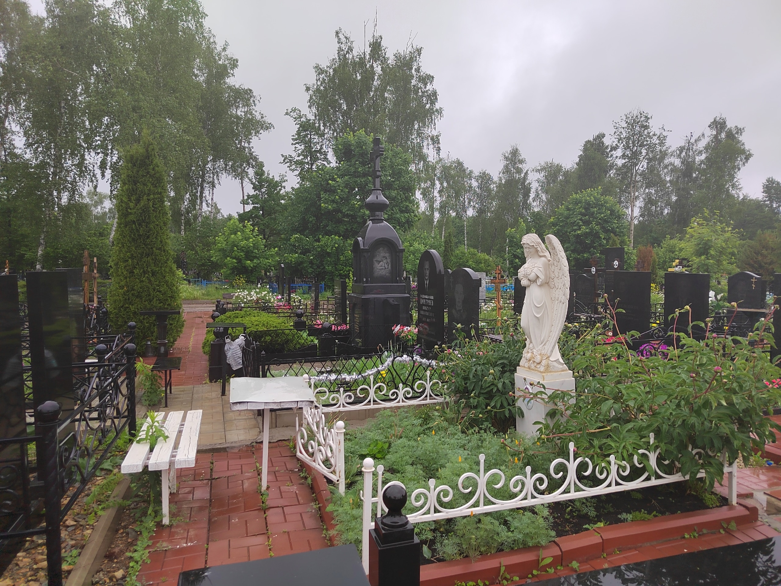 Пензенцам приходится 10 дней ждать разрешения на благоустройство могилы