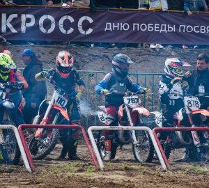 Около тысячи пензенцев посмотрели соревнования по мотокроссу на Кубок главы города
