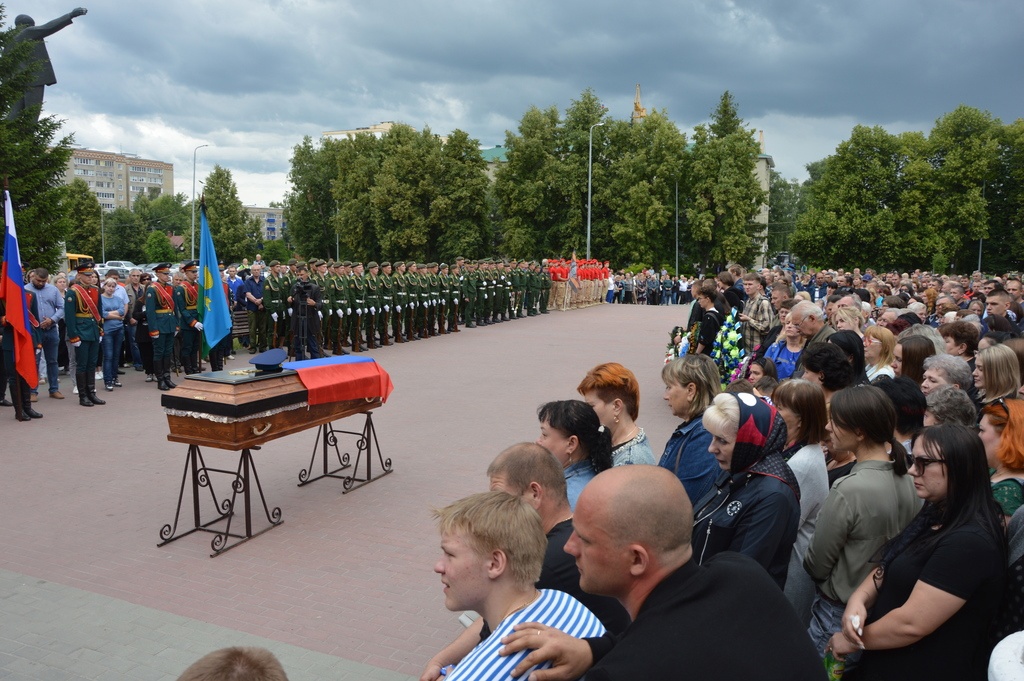 В Кузнецке простились с погибшим в ходе СВО боевым офицером