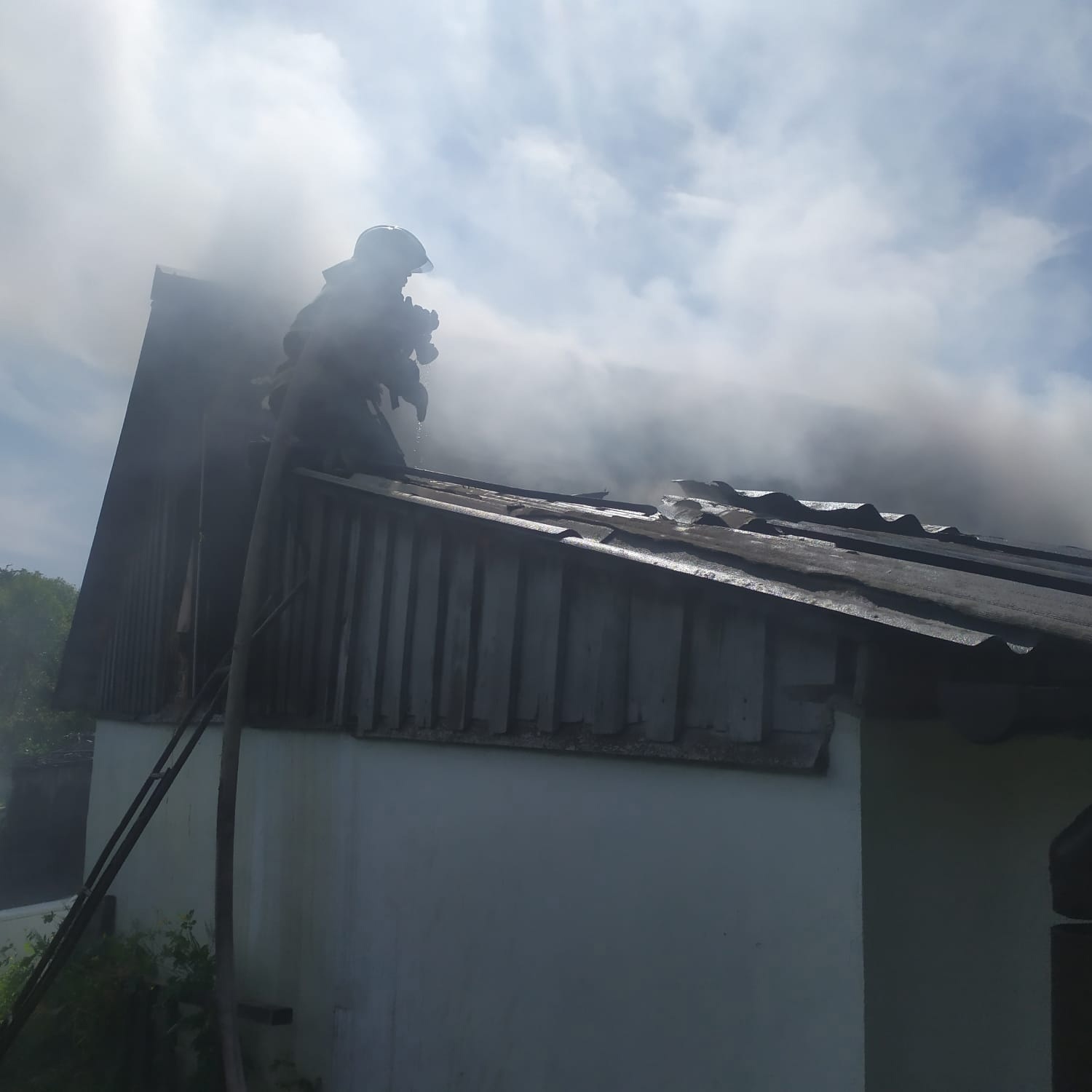 Под Пензой огонь распространился на площади 30 квадратных метров