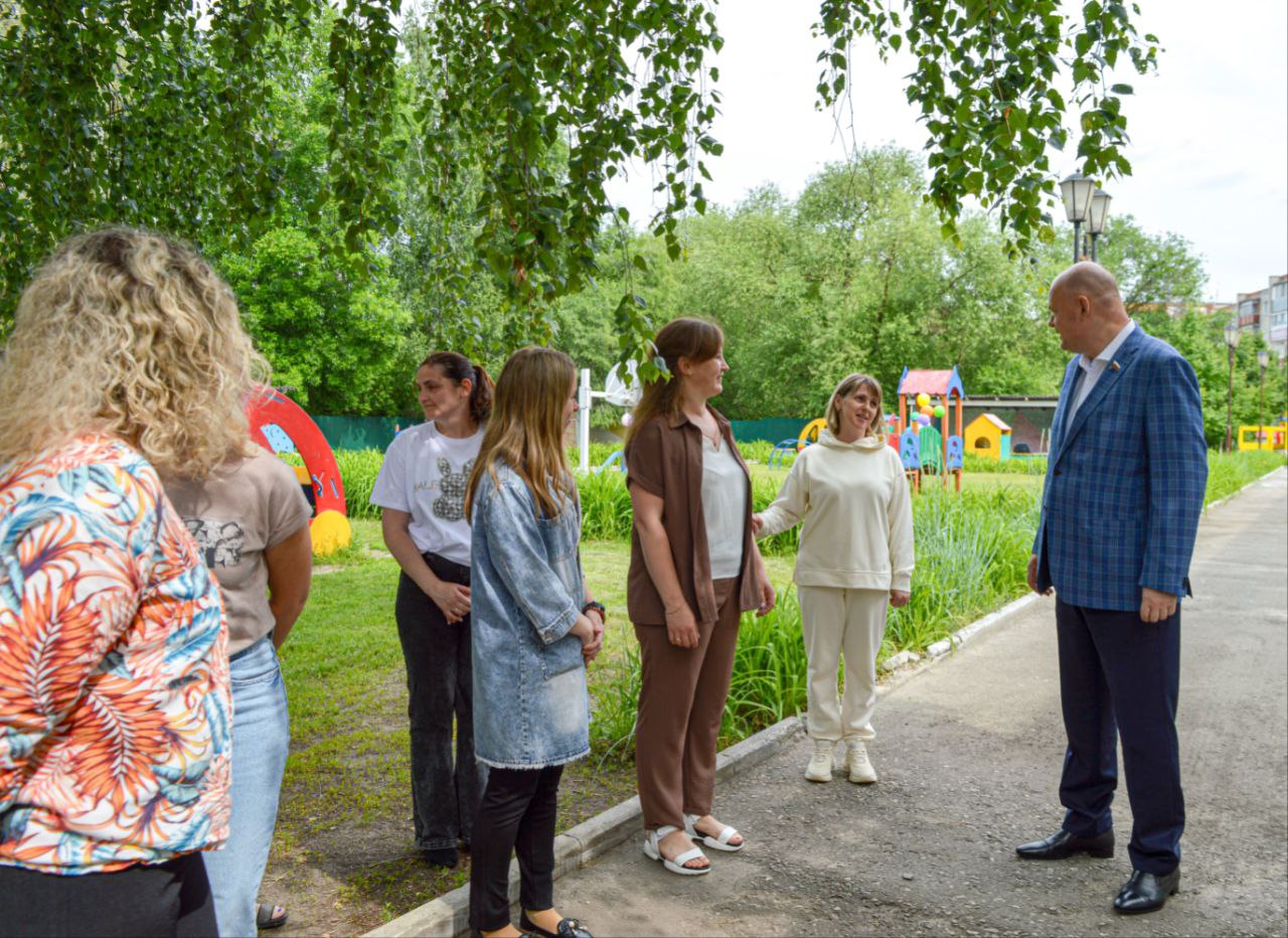 Вадим Супиков оперативно помог детскому саду, в котором упало дерево