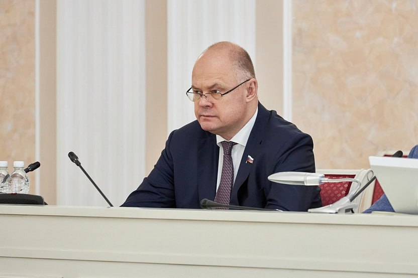 Вадим Супиков помог решить проблемы школы №8