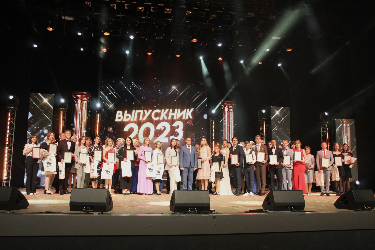 В Пензе прошел бал медалистов