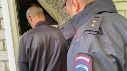 В Бессоновском районе мужчина зарубил жену топором из-за банковской карты