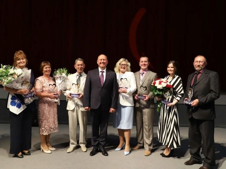 Лучшим медработникам Пензы вручили премию 100 тысяч рублей