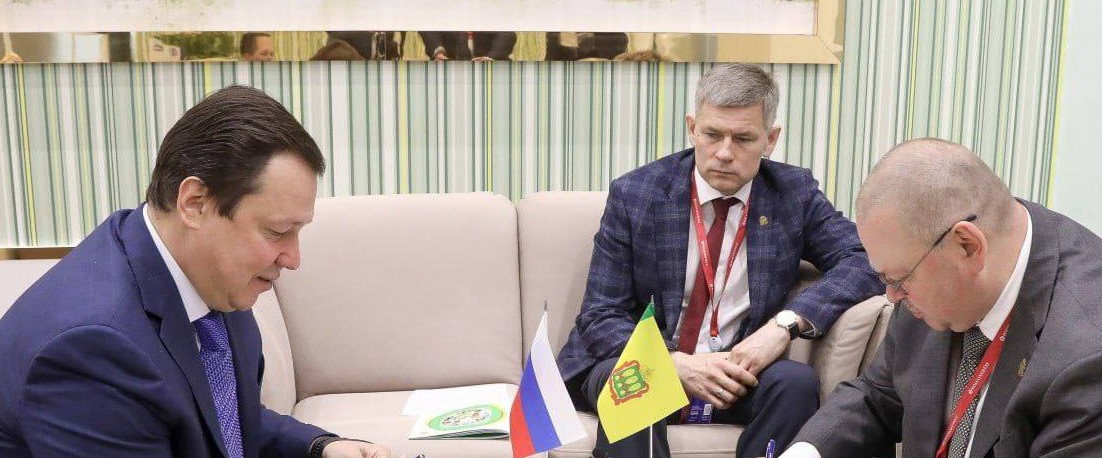 Олег Мельниченко на ПМЭФ рассказал о планах по строительству жилого квартала в Заводском районе