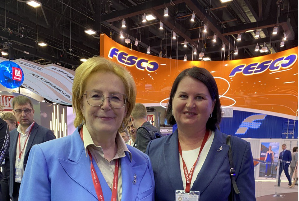 Ольга Чистякова переговорила с Вероникой Скворцовой на полях питерского экономического Форума