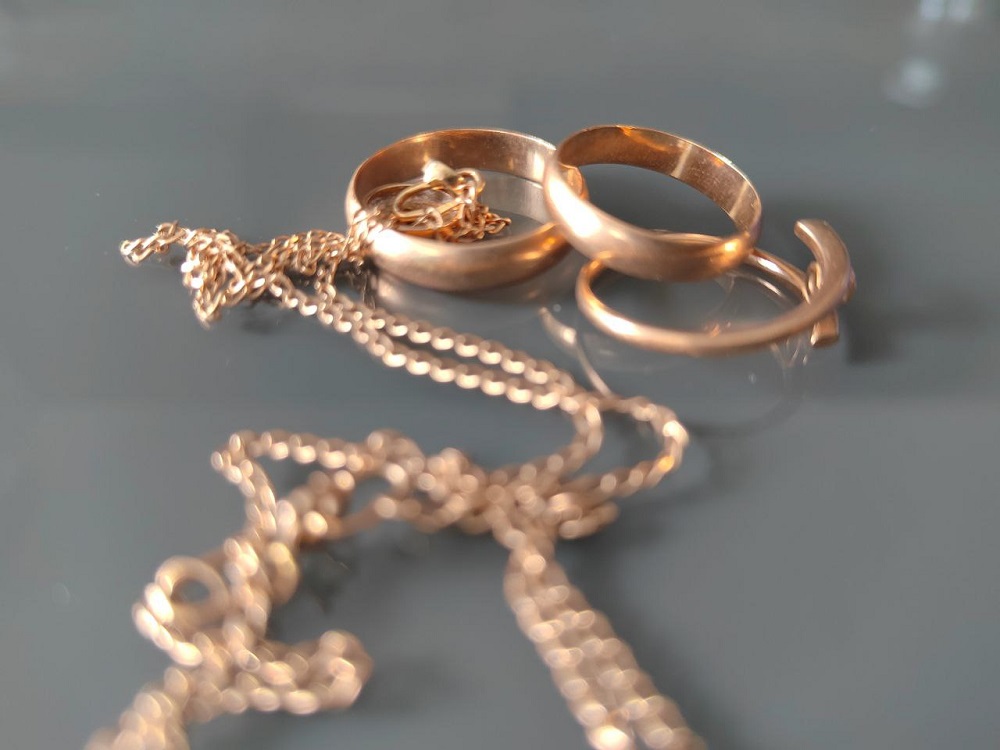 В Пензе гостья заплатит за кражу золотого кольца из чужого шкафа