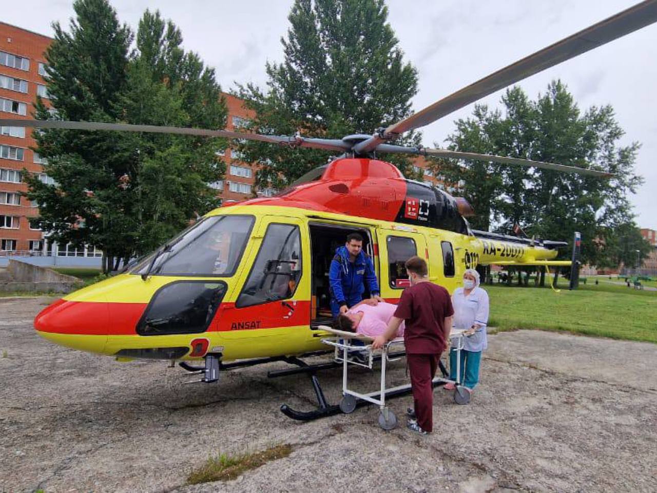 Из Каменки в Пензу на вертолете эвакуировали пациента с острой сердечной патологией