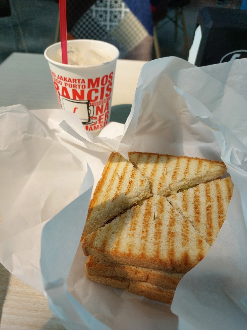 Пензенцам назвали заболевания, при которых опасны бутерброды с маслом