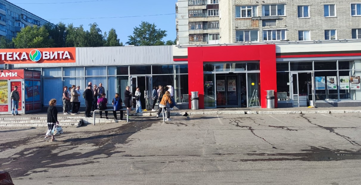 Рано утром в пензенском супермаркете на проспекте Строителей случился пожар