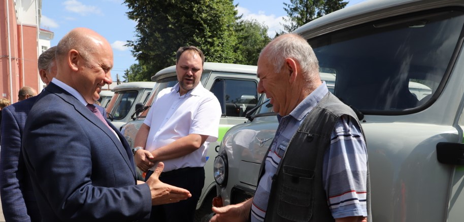 18 районов Пензенской области получили 25 новых санитарных машин