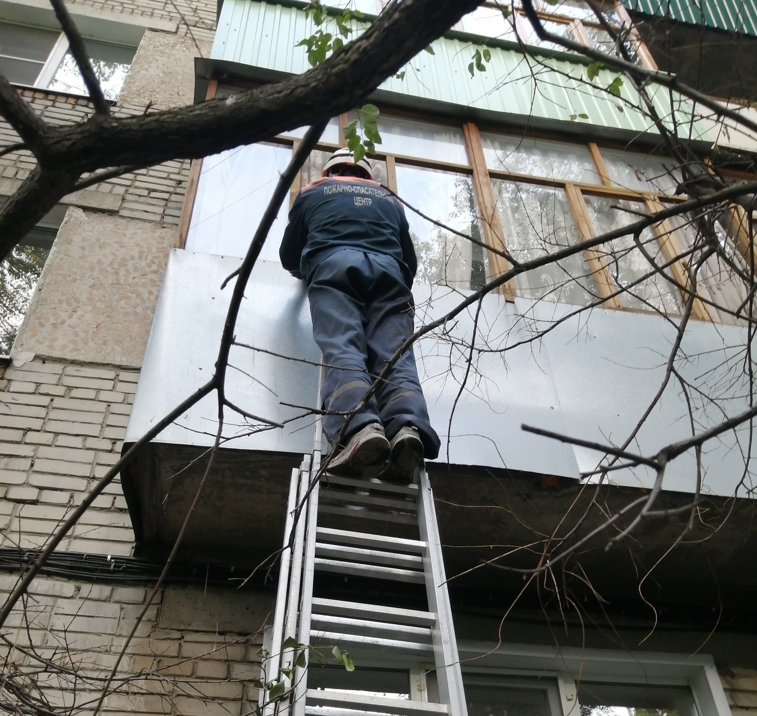 В Пензе помощь спасателей потребовалась двум запертым детям