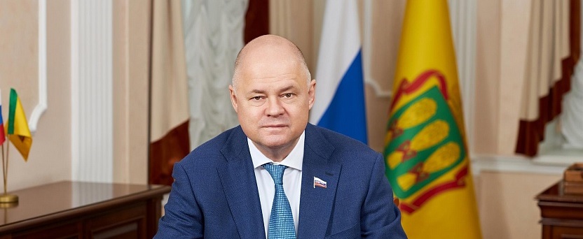 Вадим Супиков поздравил с праздником сотрудников ГИБДД