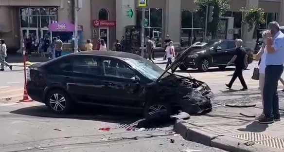 «Искореженные легковушки»: в центре Пензы случилось жесткое ДТП