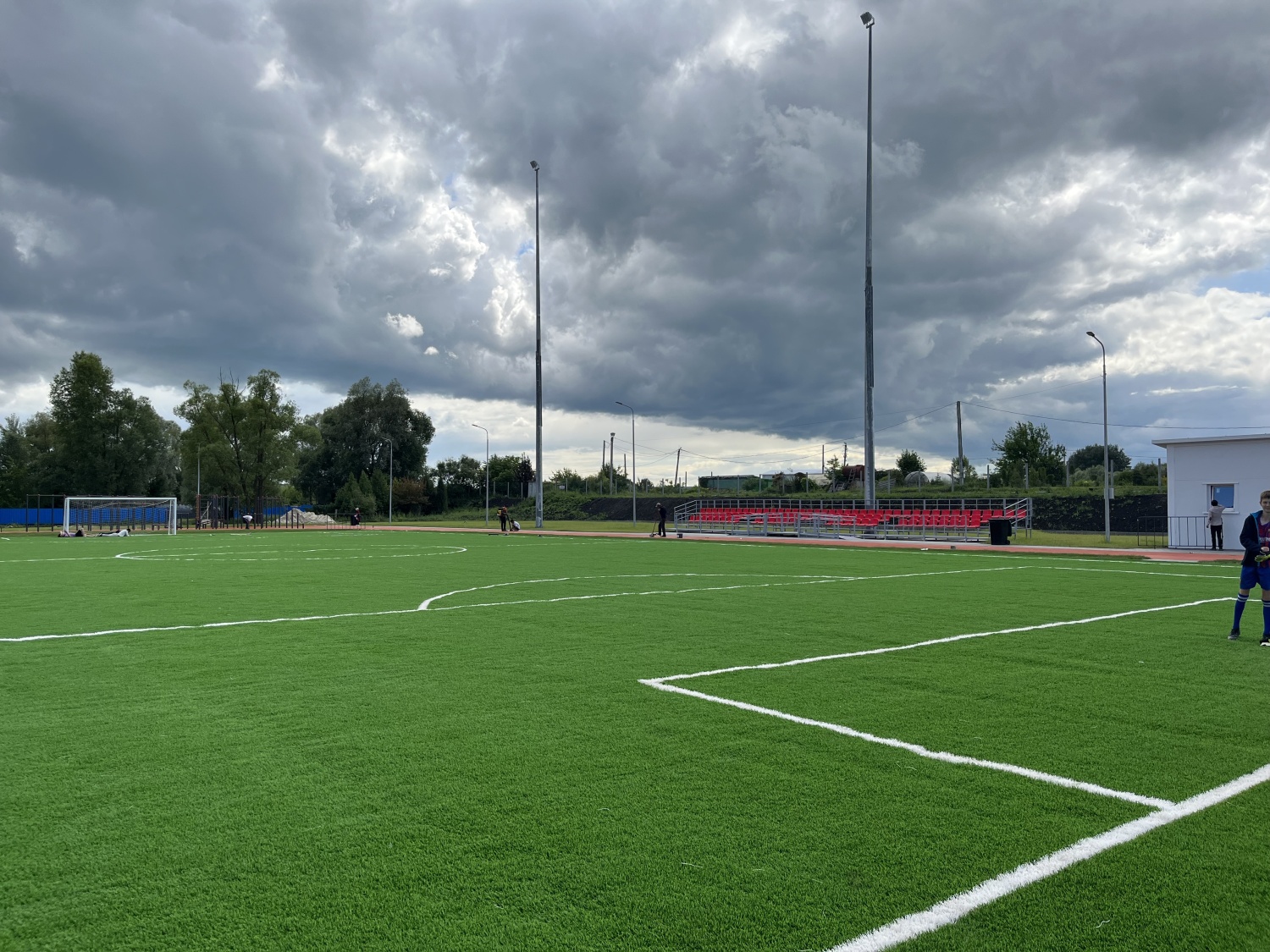 В Засечном завершают обустройство первой «умной площадки» для занятий спортом