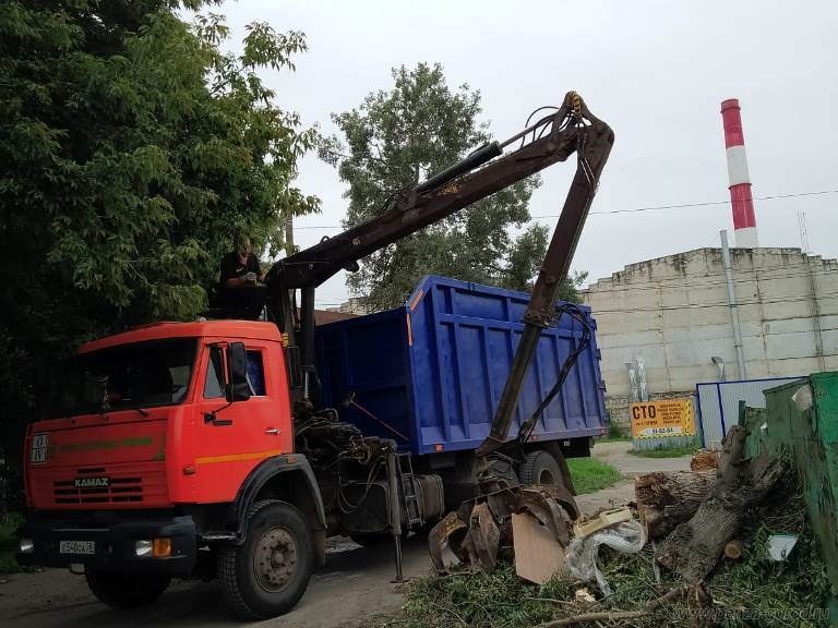 В Железнодорожном районе Пензы вывезли больше 50 кубометров мусора