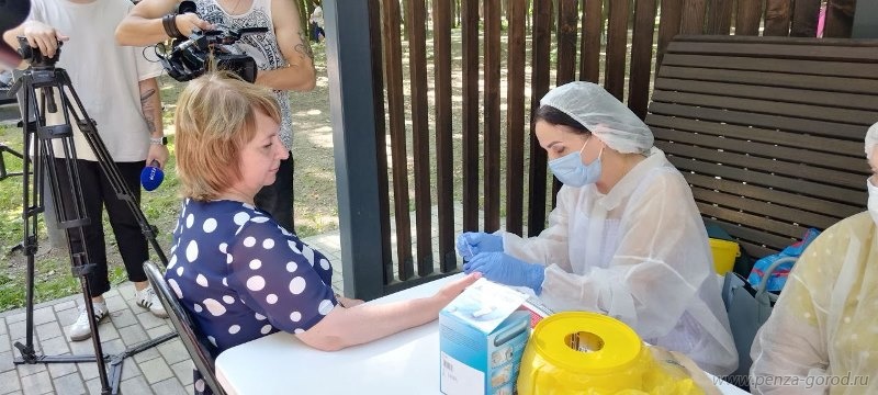 В Пензе тестирование на гепатит прошли чемпион России по дартсу и «Мисс бьюти России»